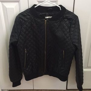 QUILTED FAUX LEATHER JACKET SIZE LARGE